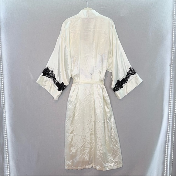 Natori Private Luxuries NWT women’s matching set nightgown Robe kimono sleeve M - Picture 6 of 11